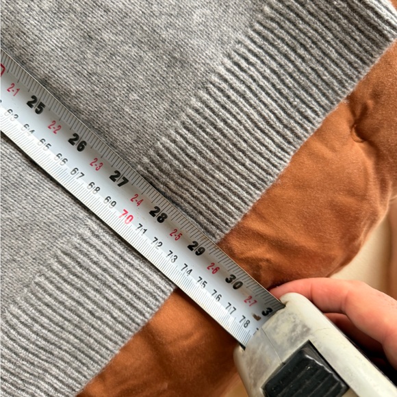 Aritzia Light Heather Grey V-Neck Wool Sweater - Picture 7 of 7
